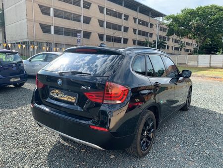 2011-BMW-X1-xDrive-20d-Exclusive-Automatic_3
