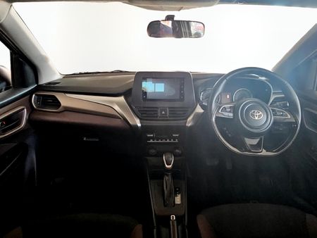 2025-Toyota-Starlet-Cross-15XS-Auto_5