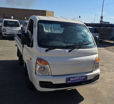 2009-Hyundai-H100-Bakkie-26i-D_0