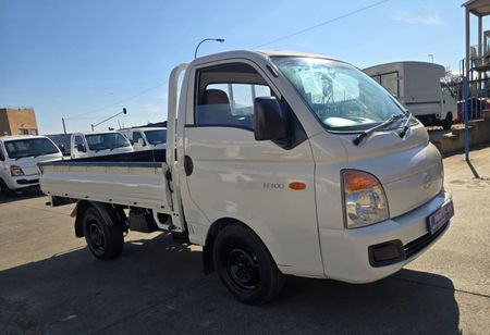 2009-Hyundai-H100-Bakkie-26i-D_3