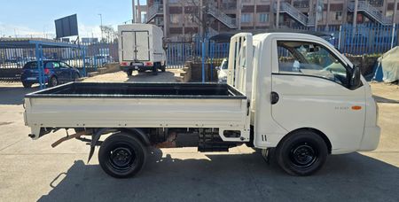 2009-Hyundai-H100-Bakkie-26i-D_4