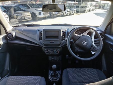 2026-Toyota-Vitz-10_4