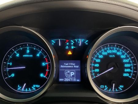 2011-Toyota-Land-Cruiser-200-TD-V8-VX-Auto_2