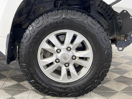 2011-Toyota-Land-Cruiser-200-TD-V8-VX-Auto_5
