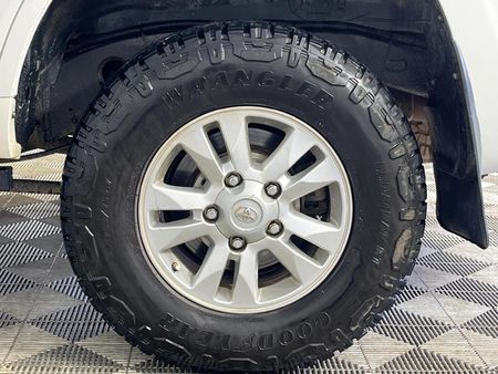 2011-Toyota-Land-Cruiser-200-TD-V8-VX-Auto_6