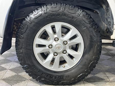 2011-Toyota-Land-Cruiser-200-TD-V8-VX-Auto_7