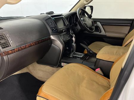 2011-Toyota-Land-Cruiser-200-TD-V8-VX-Auto_8