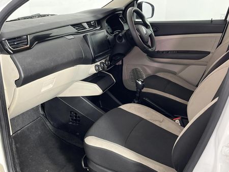 2022-Renault-Triber-10-Dynamique_8