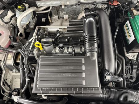 2019-Volkswagen-Golf-VII-14-TSI-Comfortline-Auto_10