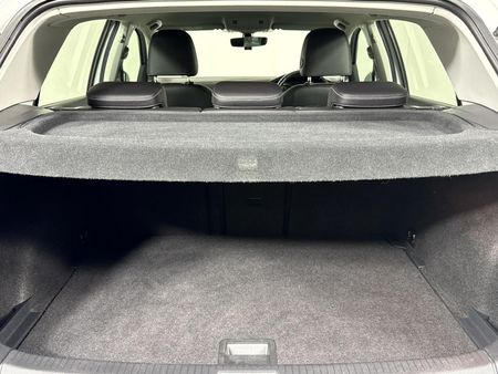 2019-Volkswagen-Golf-VII-14-TSI-Comfortline-Auto_11