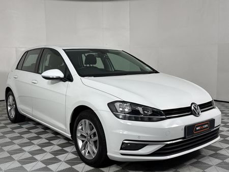 2019-Volkswagen-Golf-VII-14-TSI-Comfortline-Auto_13