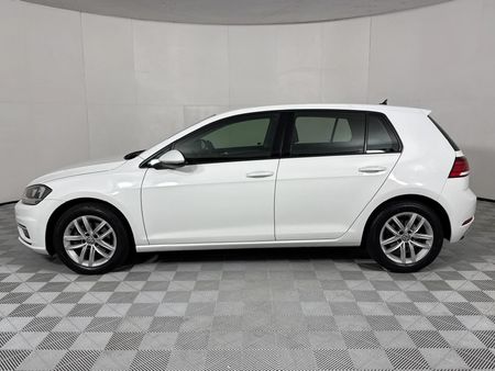 2019-Volkswagen-Golf-VII-14-TSI-Comfortline-Auto_16