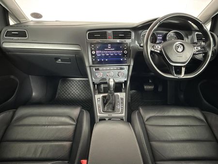 2019-Volkswagen-Golf-VII-14-TSI-Comfortline-Auto_1
