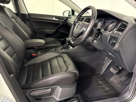2019-Volkswagen-Golf-VII-14-TSI-Comfortline-Auto_6