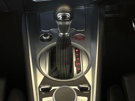 2021-Audi-TT-S-Coupe-quattro-Auto-228kW_9
