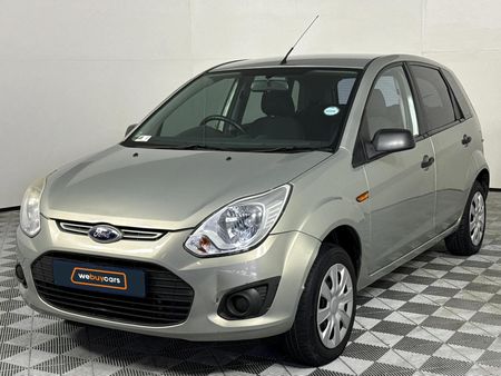 2013-Ford-Figo-14-Ambiente_0