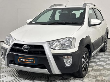 2015-Toyota-Etios-Cross-15-XS-5-dr_0