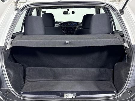 2015-Toyota-Etios-Cross-15-XS-5-dr_12