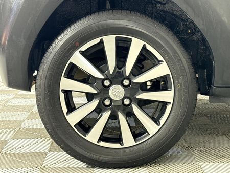 2015-Toyota-Etios-Cross-15-XS-5-dr_7