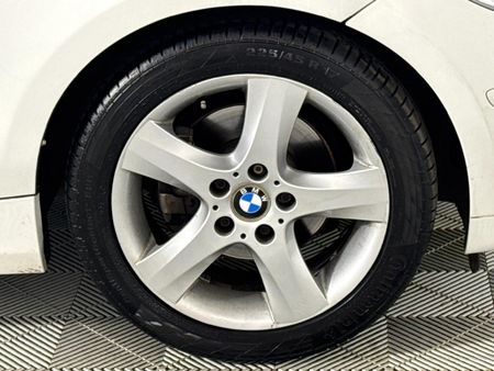 2008-BMW-1-Series-120i-5-dr_4