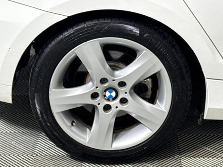 2008-BMW-1-Series-120i-5-dr_7