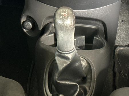 2012-Nissan-Micra-12-Visia-5-dr_9