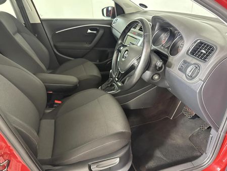 2015-Volkswagen-Polo-12-TSI-Highline-Auto-81kW_9