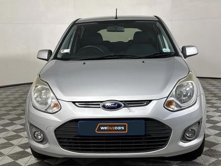 2014-Ford-Figo-14-Trend_12