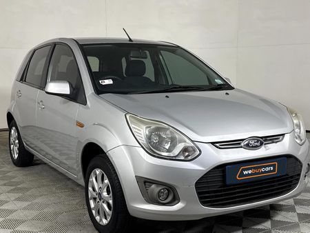 2014-Ford-Figo-14-Trend_13