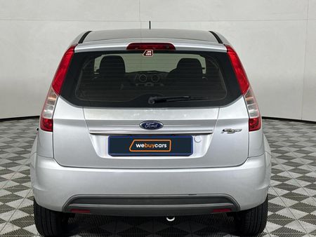 2014-Ford-Figo-14-Trend_15
