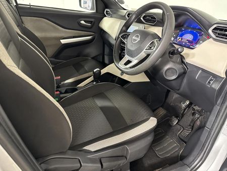 2024-Nissan-Magnite-10-Acenta-AMT_9