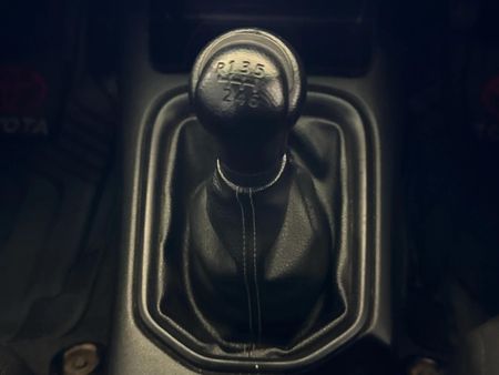 2018-Toyota-Hilux-24-GD-6-Raised-Body-SRX-Double-Cab_8