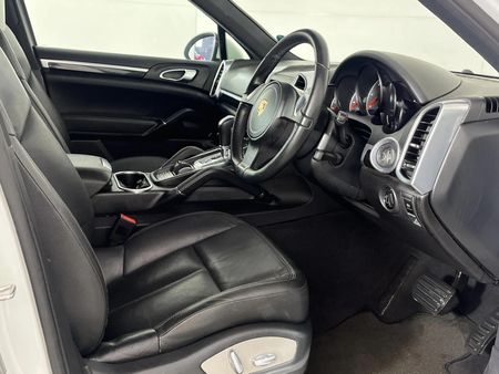2012-Porsche-Cayenne-Diesel-Auto_9