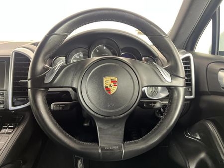 2012-Porsche-Cayenne-Diesel-Auto_12