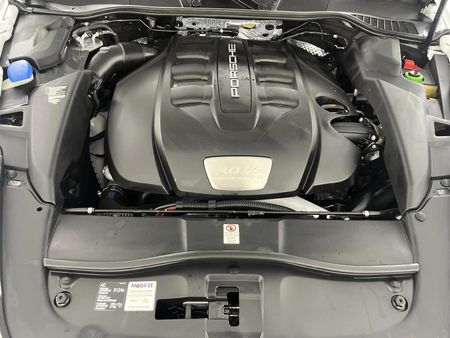 2012-Porsche-Cayenne-Diesel-Auto_13