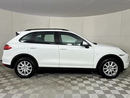 2012-Porsche-Cayenne-Diesel-Auto_17