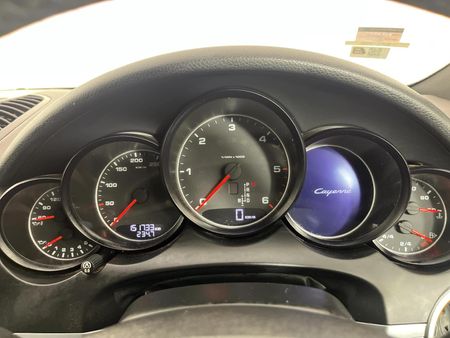 2012-Porsche-Cayenne-Diesel-Auto_2
