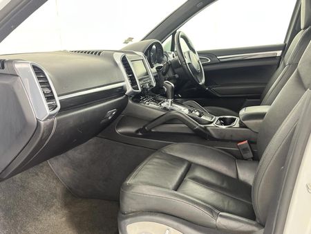2012-Porsche-Cayenne-Diesel-Auto_8