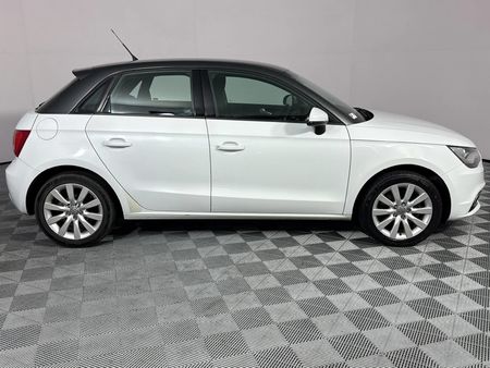 2013-Audi-A1-Sportback-16-TDI-Ambition_17