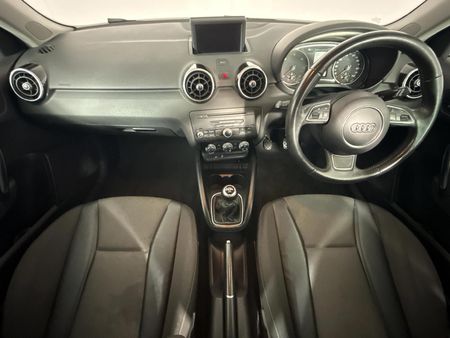 2013-Audi-A1-Sportback-16-TDI-Ambition_1