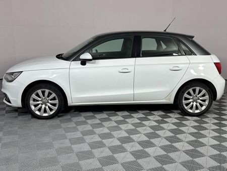2013-Audi-A1-Sportback-16-TDI-Ambition_19