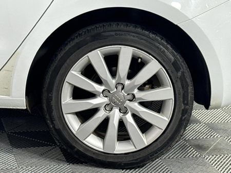 2013-Audi-A1-Sportback-16-TDI-Ambition_6