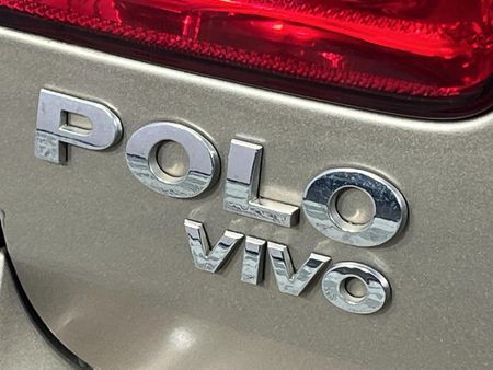 2014-Volkswagen-Polo-Vivo-14-Trendline-Auto_7