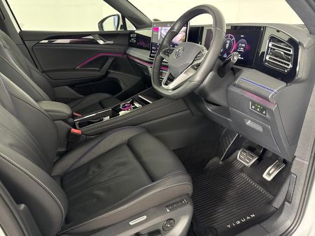 2025-Volkswagen-Tiguan-20TDI-R-Line-4Motion_9