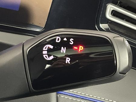 2025-Volkswagen-Tiguan-20TDI-R-Line-4Motion_10