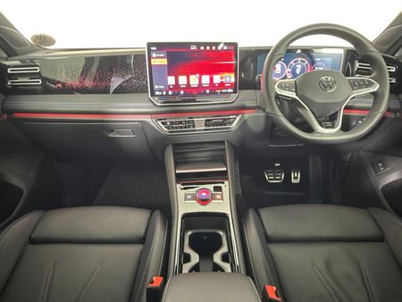 2025-Volkswagen-Tiguan-20TDI-R-Line-4Motion_1