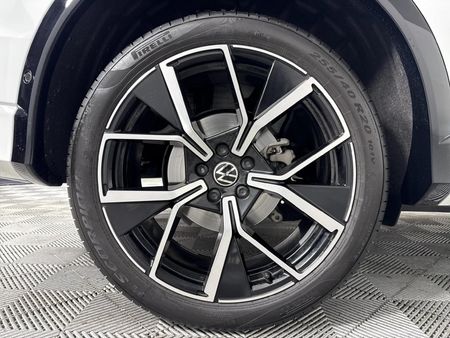 2025-Volkswagen-Tiguan-20TDI-R-Line-4Motion_7