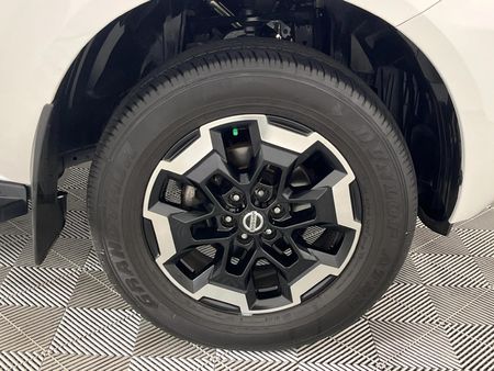 2023-Nissan-Navara-25-DDTi-LE-Plus-Auto-Double-Cab_5