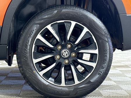 2021-Toyota-Urban-Cruiser-15-Xr_6
