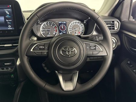 2026-Toyota-Urban-Cruiser-15-XR-Auto_10